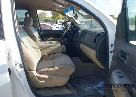 2008 Toyota Tundra Base 4.7L V8 z USA, uszkodzony, nr VIN 5TFRT54158X026482